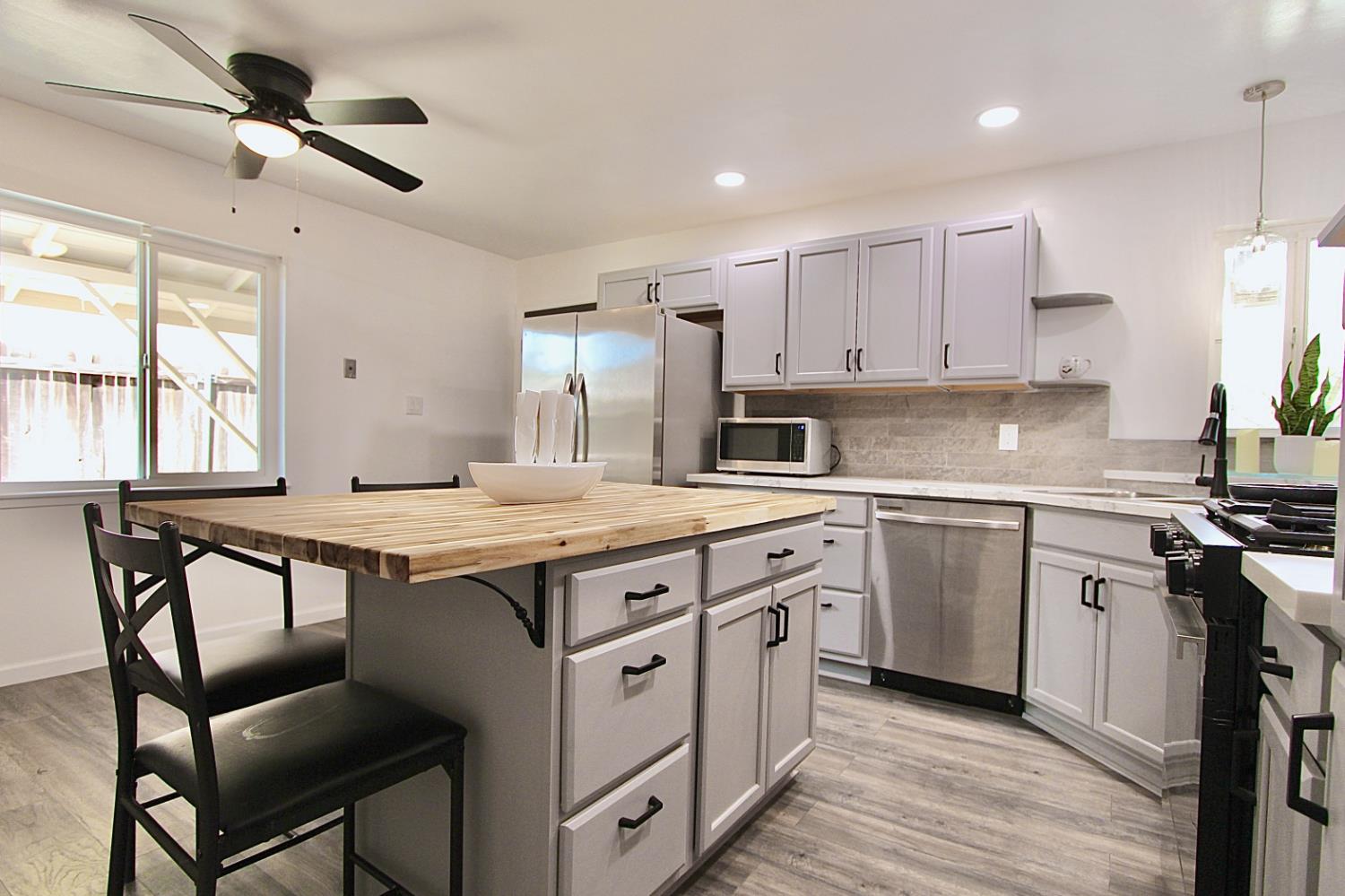 4566 Freeway Circle Sacramento CA 95841