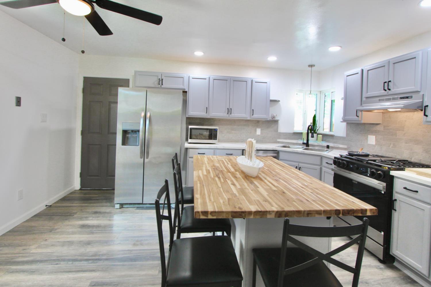 4566 Freeway Circle Sacramento CA 95841