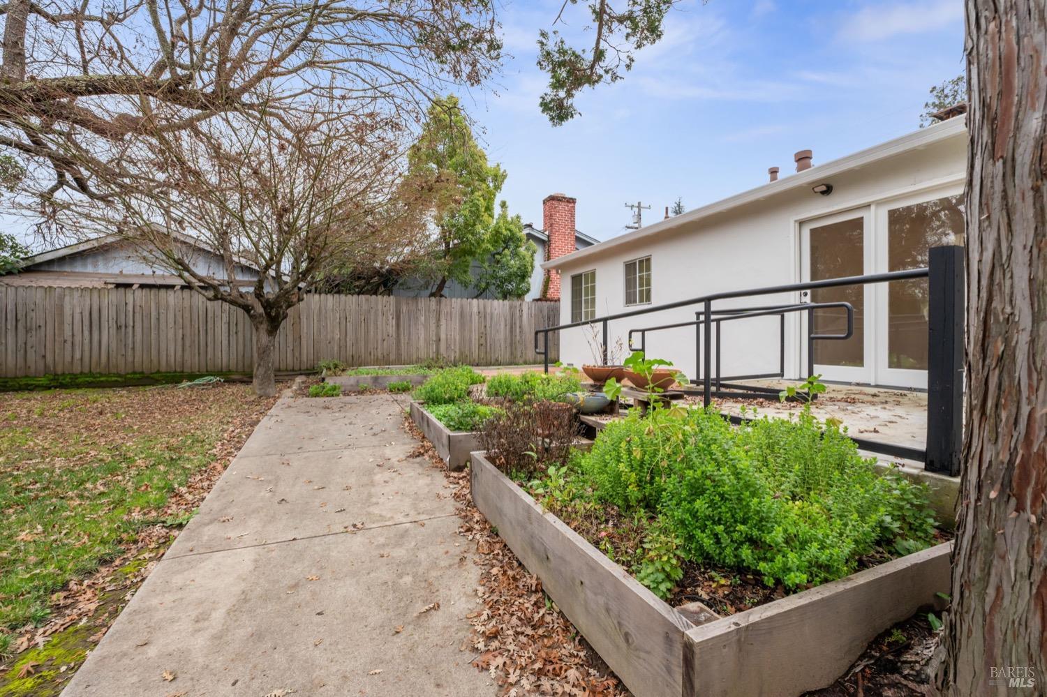 1726 Crinella Drive St. Helena CA 94574