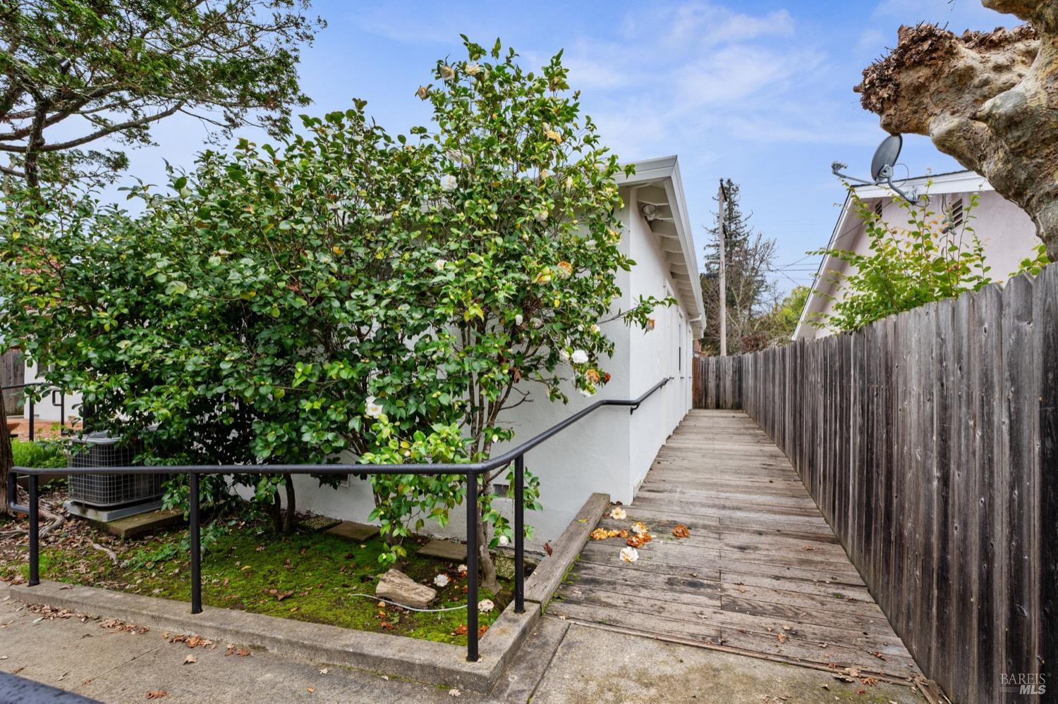 1726 Crinella Drive St. Helena CA 94574