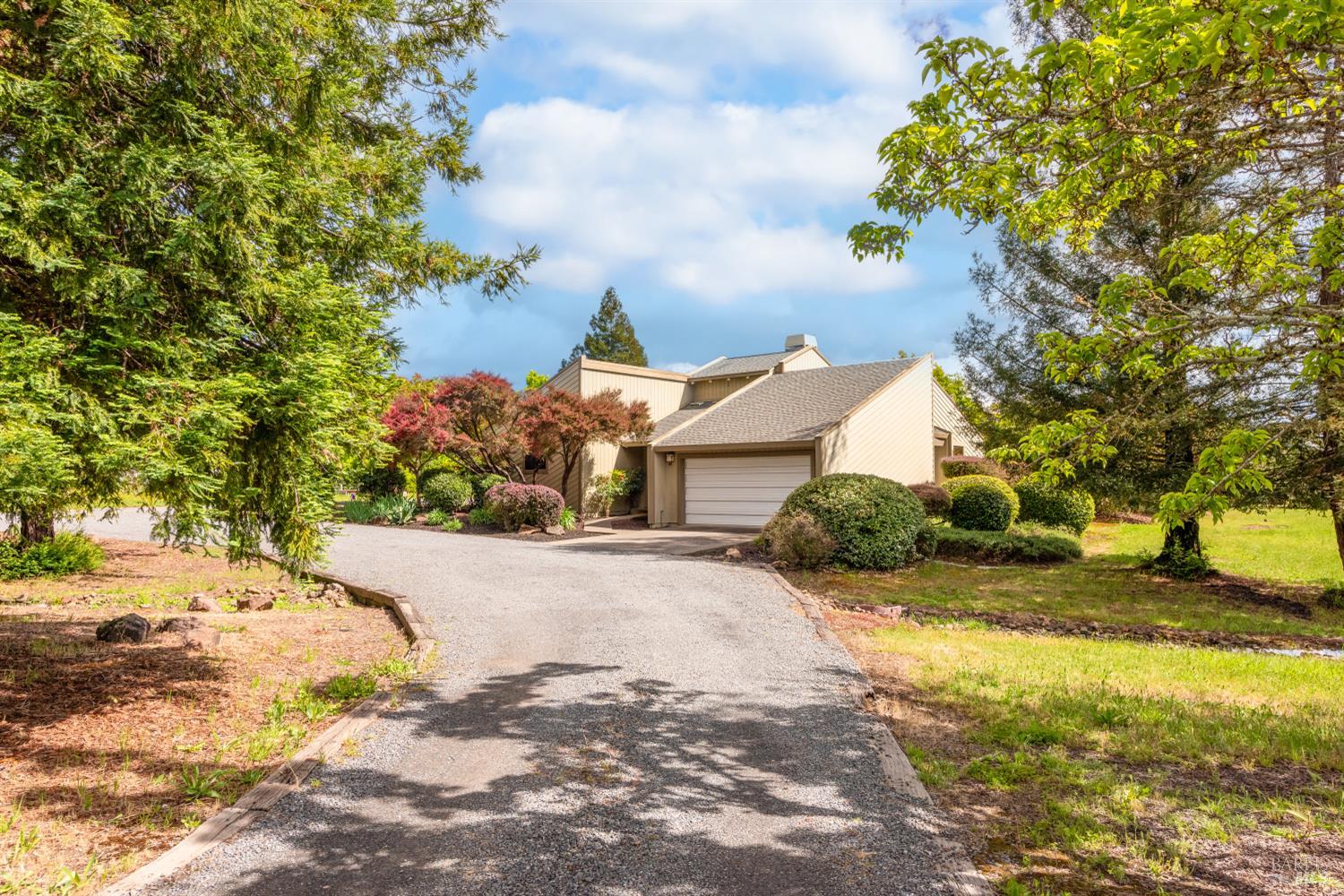 1084 Red Tail Road Healdsburg CA 95448