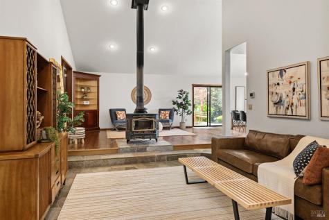 1084 Red Tail Road Healdsburg CA 95448