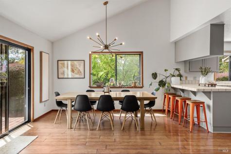 1084 Red Tail Road Healdsburg CA 95448