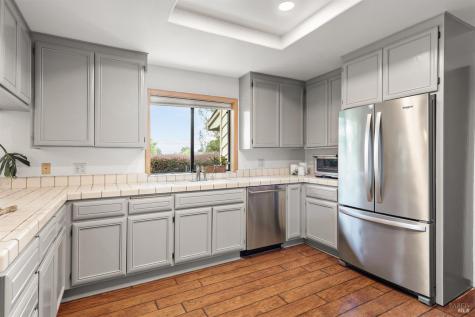 1084 Red Tail Road Healdsburg CA 95448