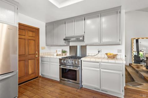 1084 Red Tail Road Healdsburg CA 95448