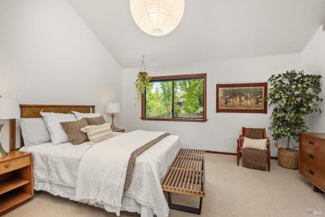1084 Red Tail Road Healdsburg CA 95448