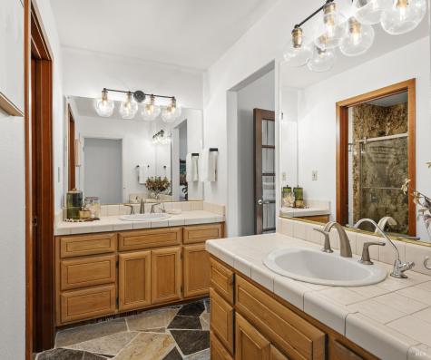 1084 Red Tail Road Healdsburg CA 95448