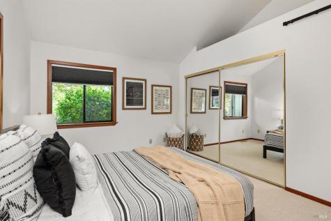 1084 Red Tail Road Healdsburg CA 95448