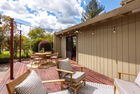 1084 Red Tail Road Healdsburg CA 95448