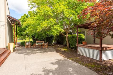 1084 Red Tail Road Healdsburg CA 95448
