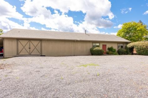 1084 Red Tail Road Healdsburg CA 95448