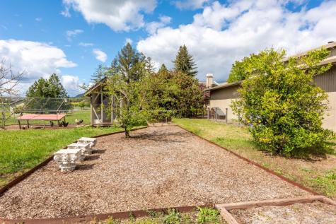 1084 Red Tail Road Healdsburg CA 95448