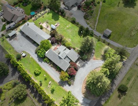 1084 Red Tail Road Healdsburg CA 95448