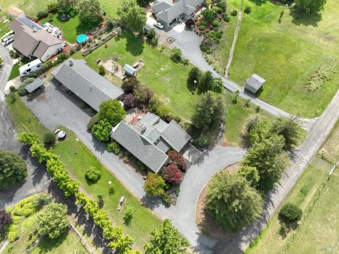 1084 Red Tail Road Healdsburg CA 95448