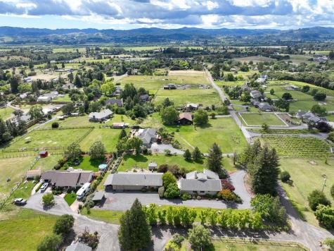 1084 Red Tail Road Healdsburg CA 95448