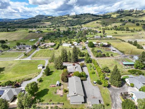 1084 Red Tail Road Healdsburg CA 95448