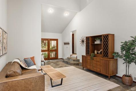 1084 Red Tail Road Healdsburg CA 95448