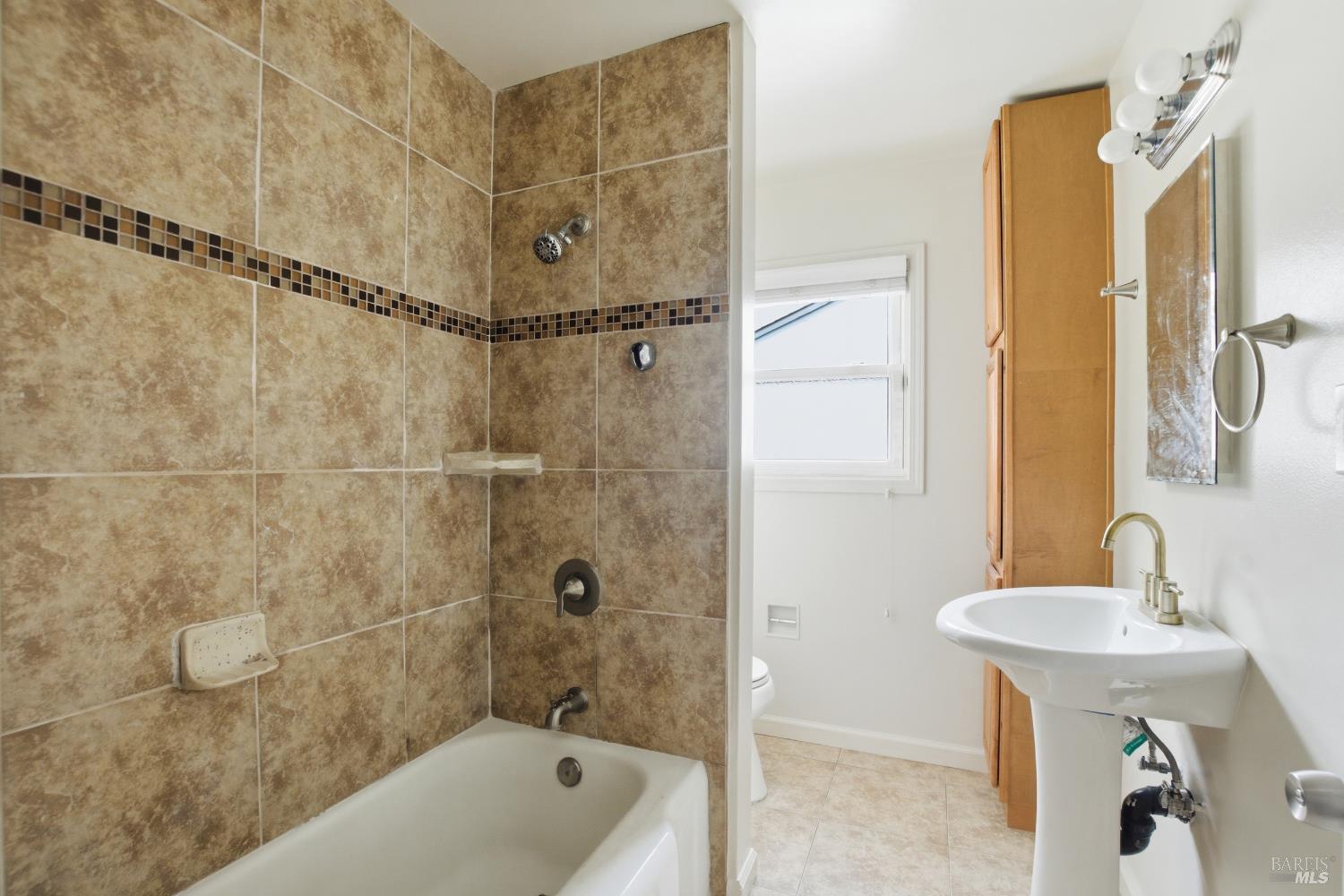 2408 Alameda Street Vallejo CA 94590