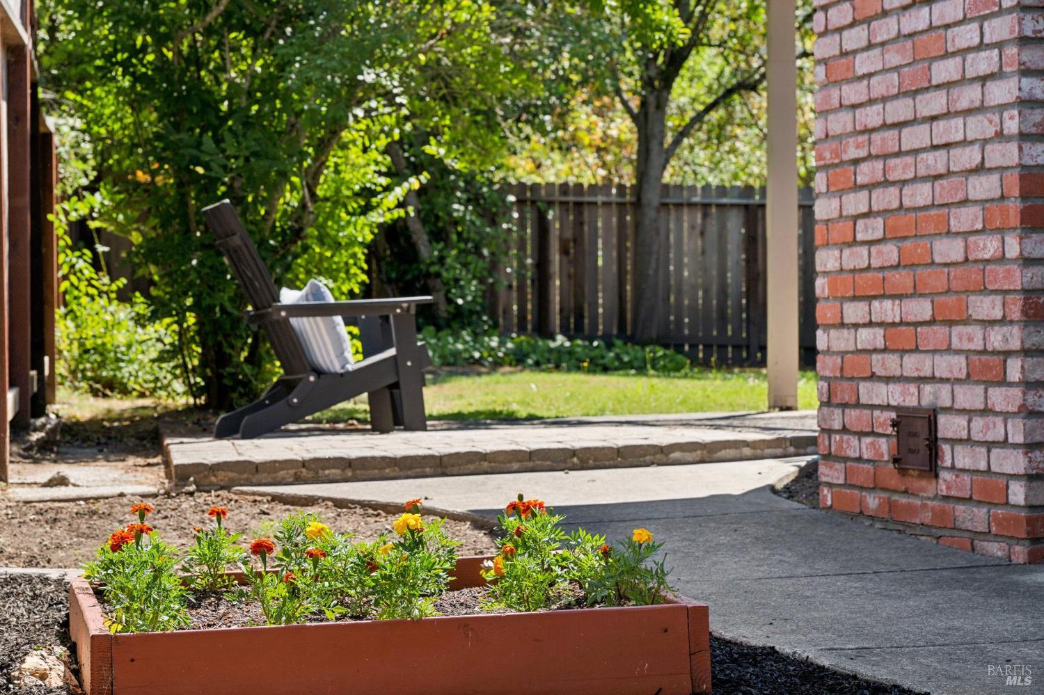 1886 Neotomas Avenue Santa Rosa CA 95405