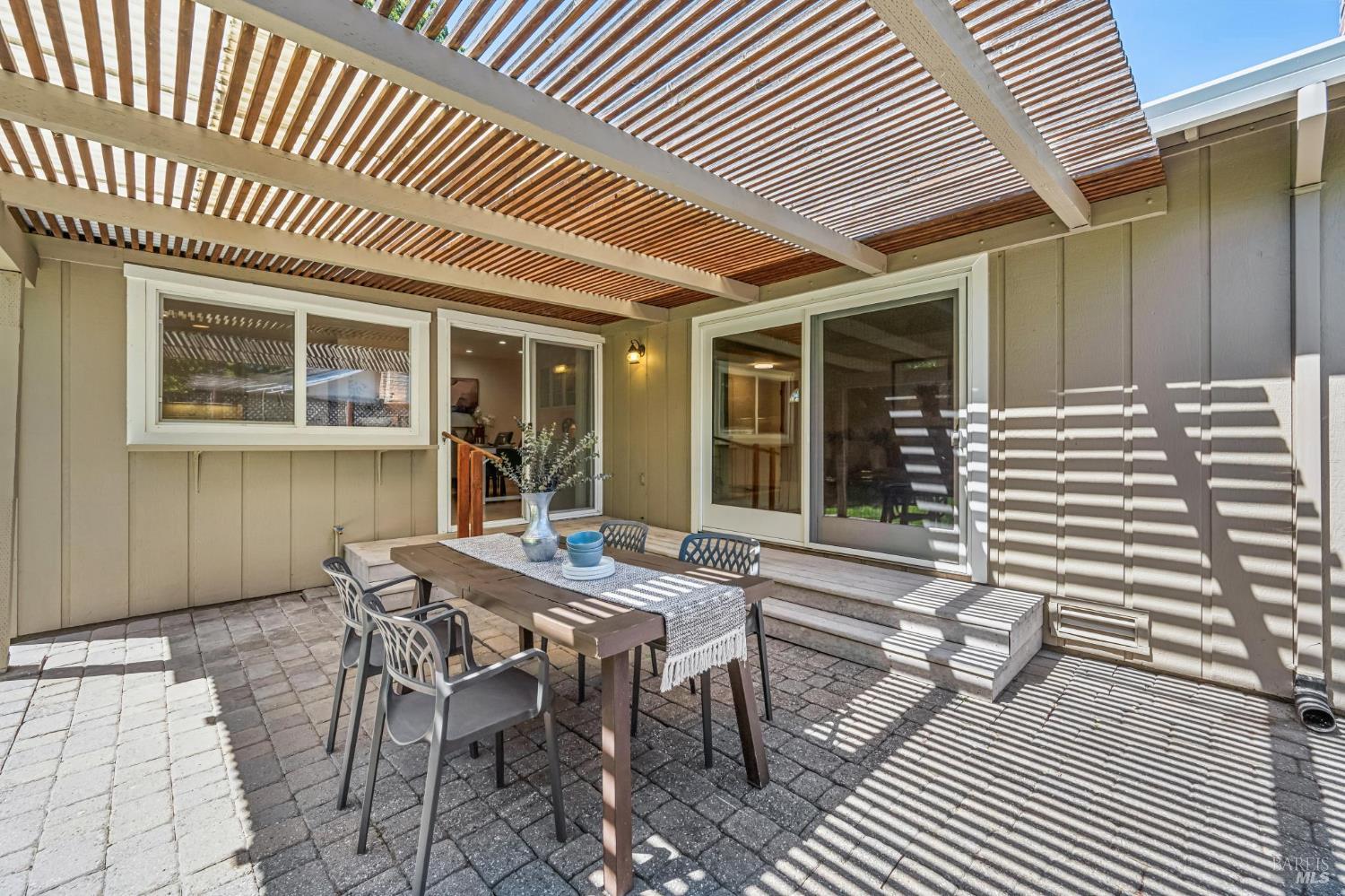 1886 Neotomas Avenue Santa Rosa CA 95405