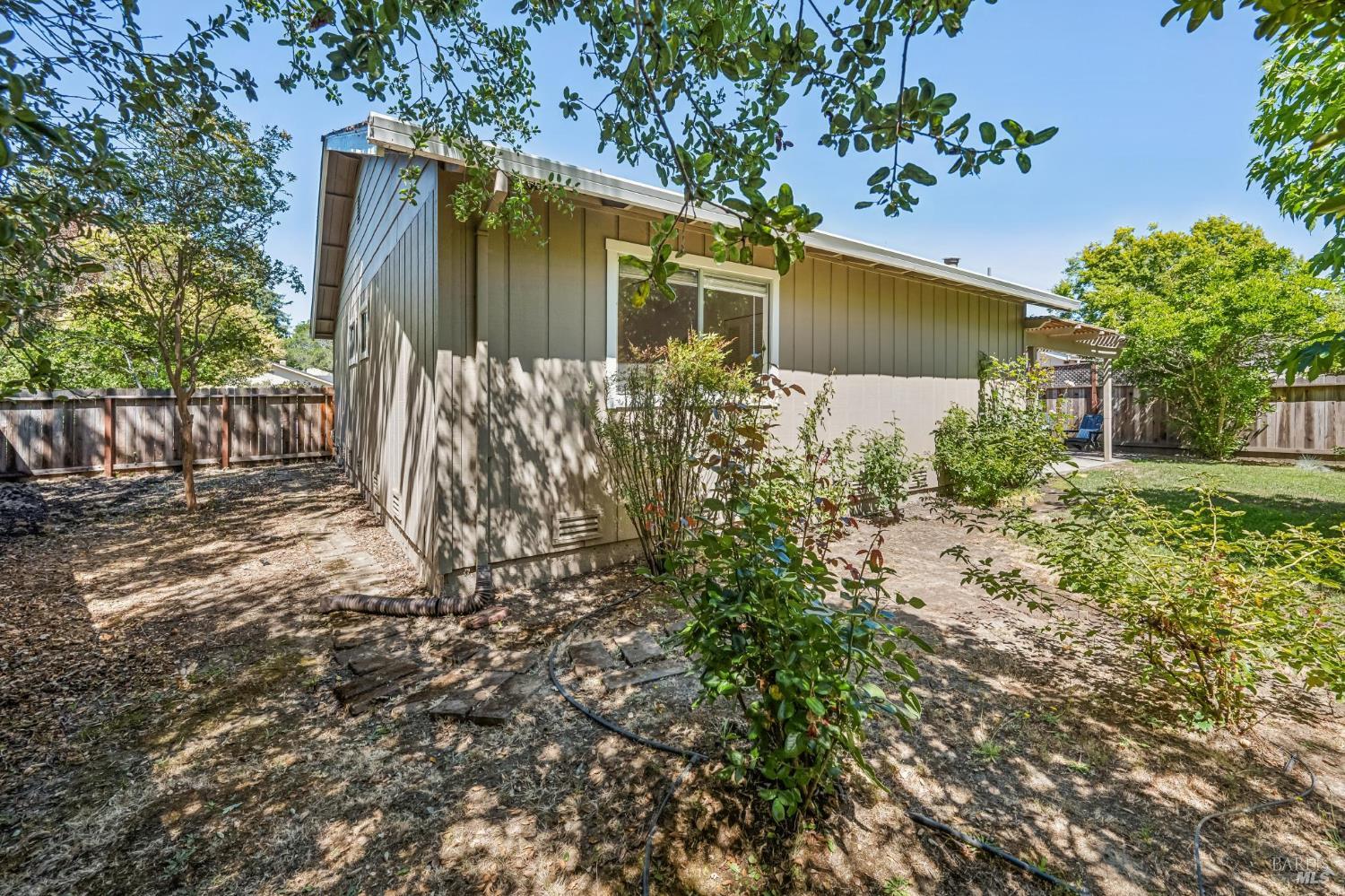 1886 Neotomas Avenue Santa Rosa CA 95405