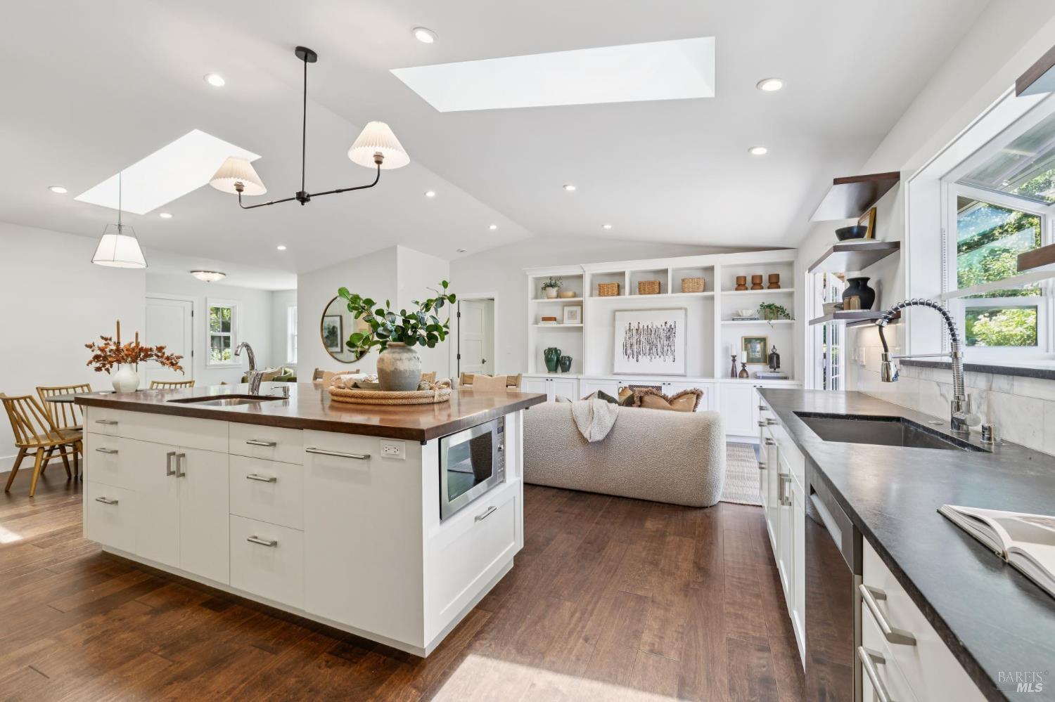 1407 Casa Buena Drive Corte Madera CA 94925