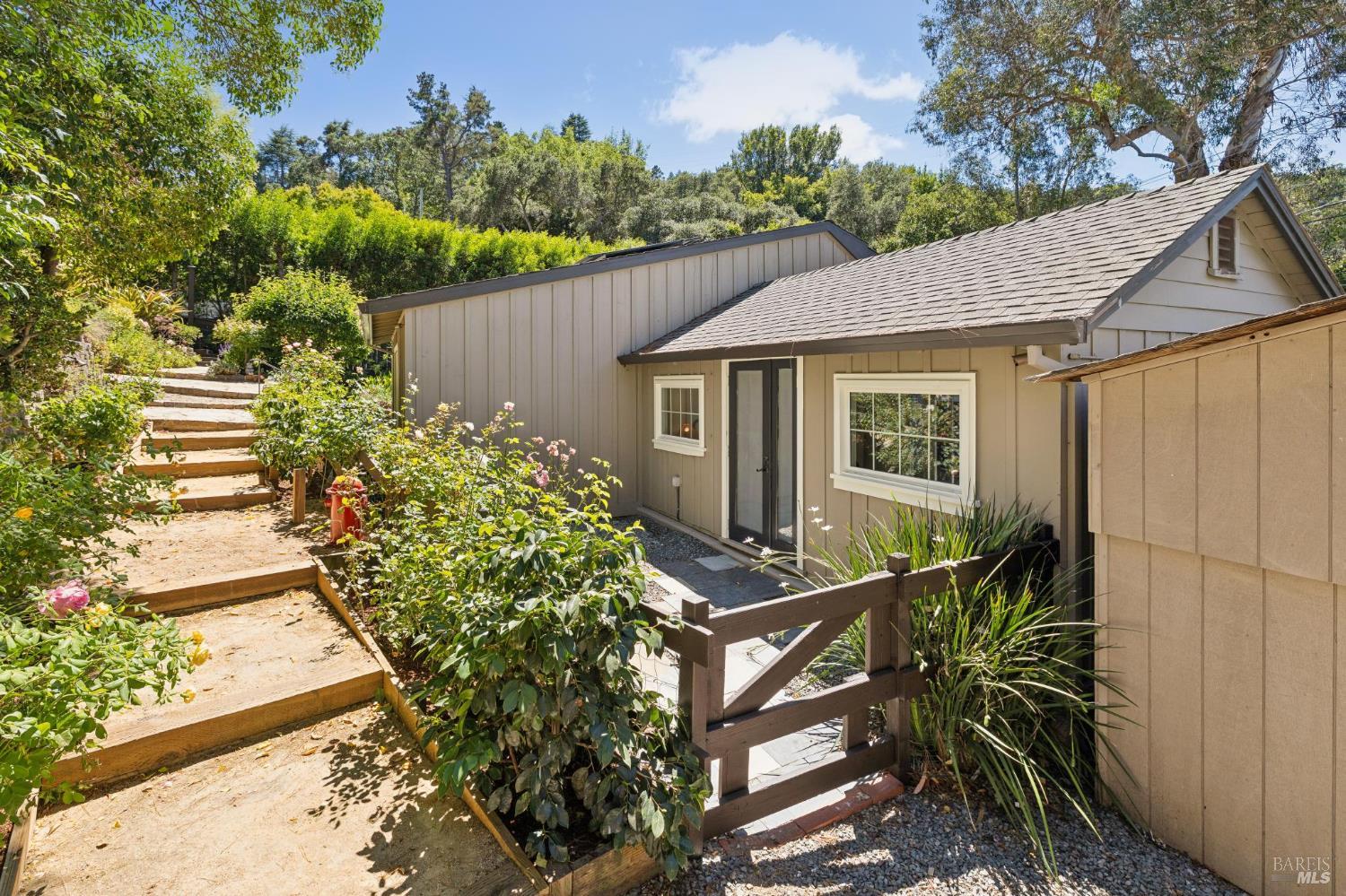 1407 Casa Buena Drive Corte Madera CA 94925