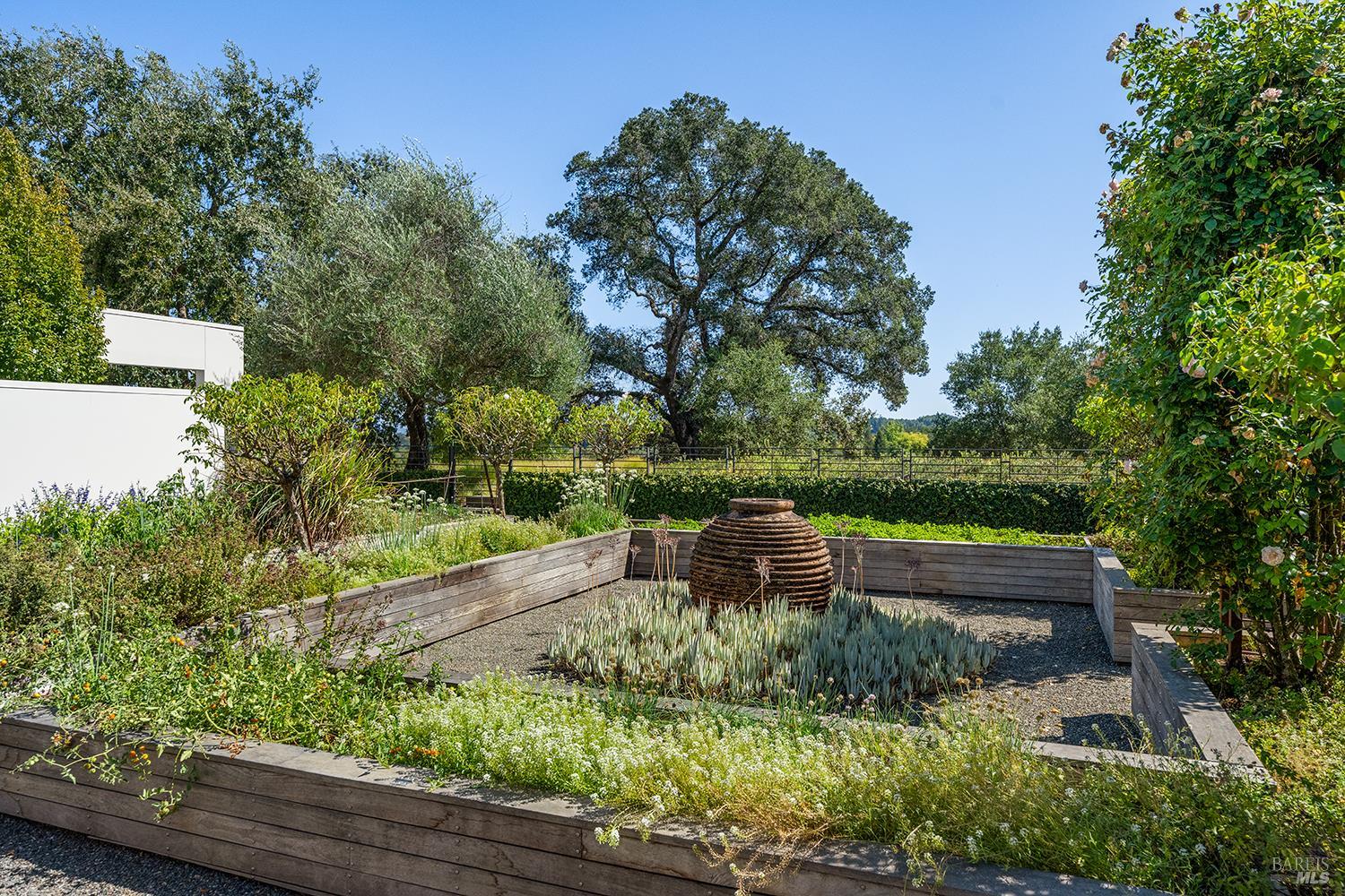 6677-6697 Westside Road Healdsburg CA 95448