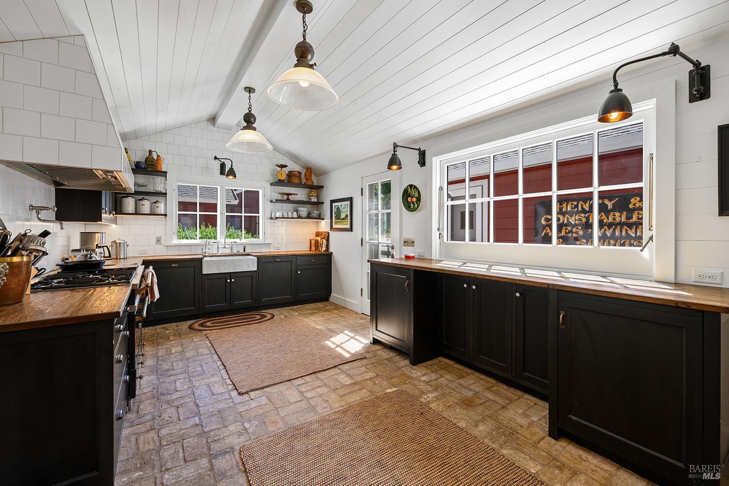 6677-6697 Westside Road Healdsburg CA 95448
