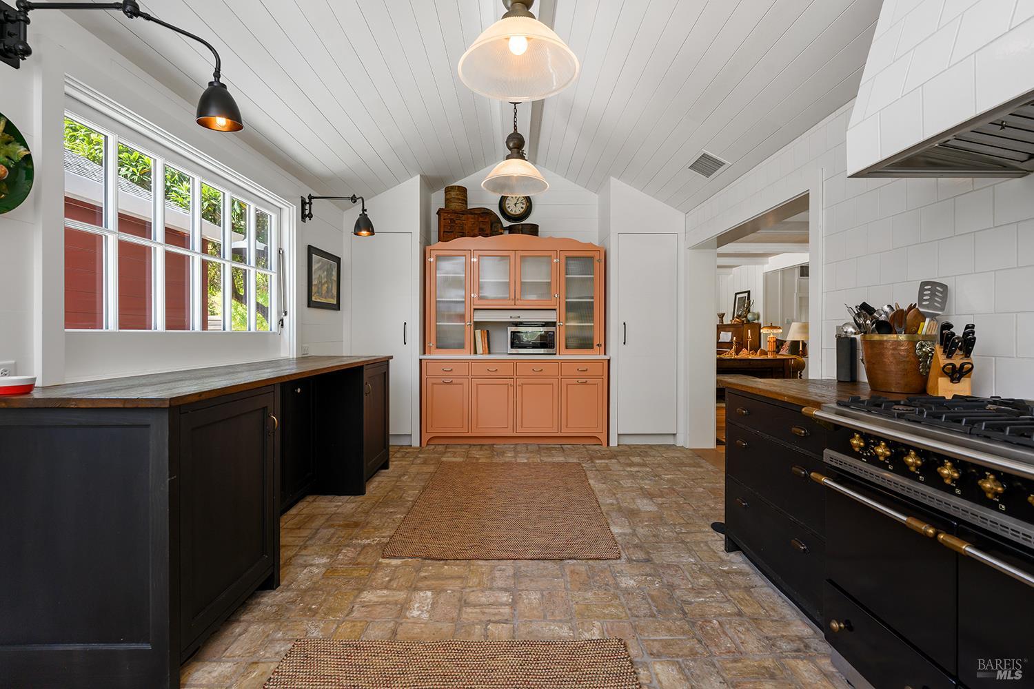 6677-6697 Westside Road Healdsburg CA 95448