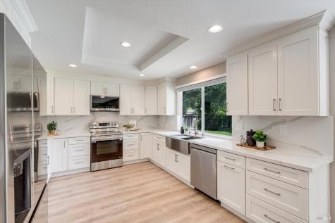 9663 Lakewood Drive Windsor CA 95492