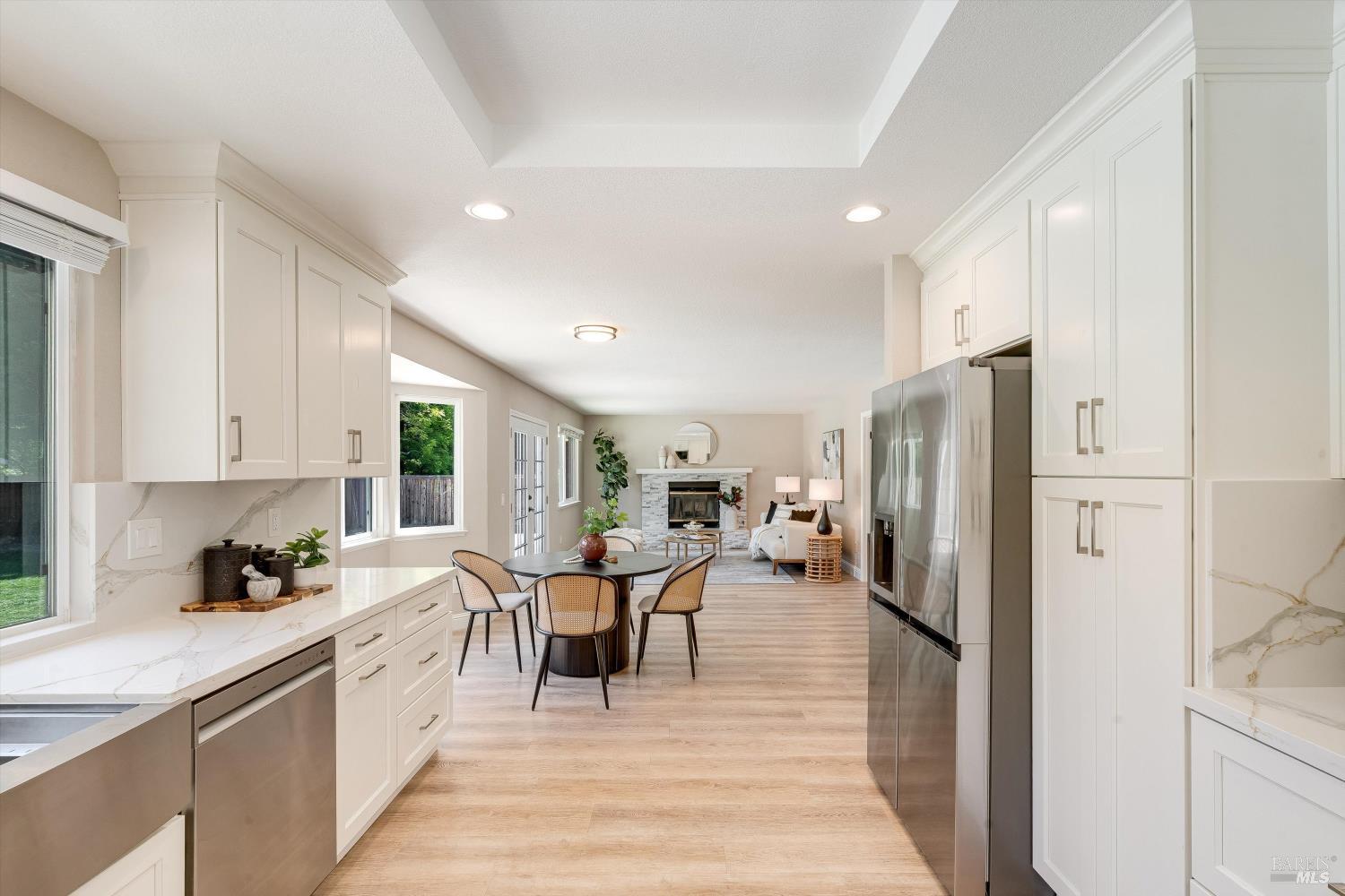 9663 Lakewood Drive Windsor CA 95492