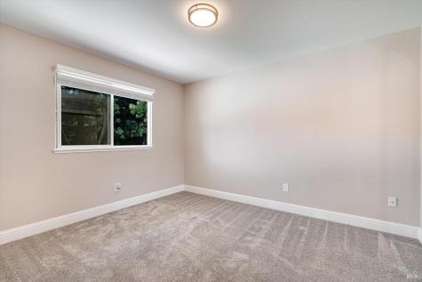 9663 Lakewood Drive Windsor CA 95492