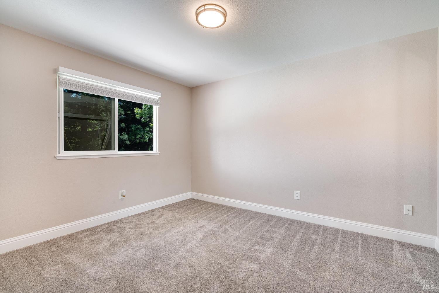 9663 Lakewood Drive Windsor CA 95492