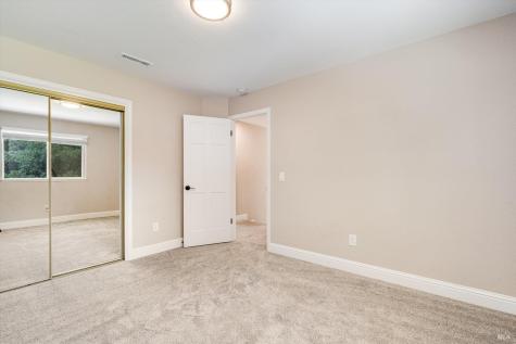 9663 Lakewood Drive Windsor CA 95492