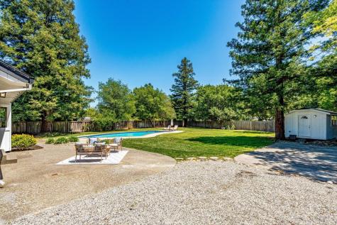 9663 Lakewood Drive Windsor CA 95492