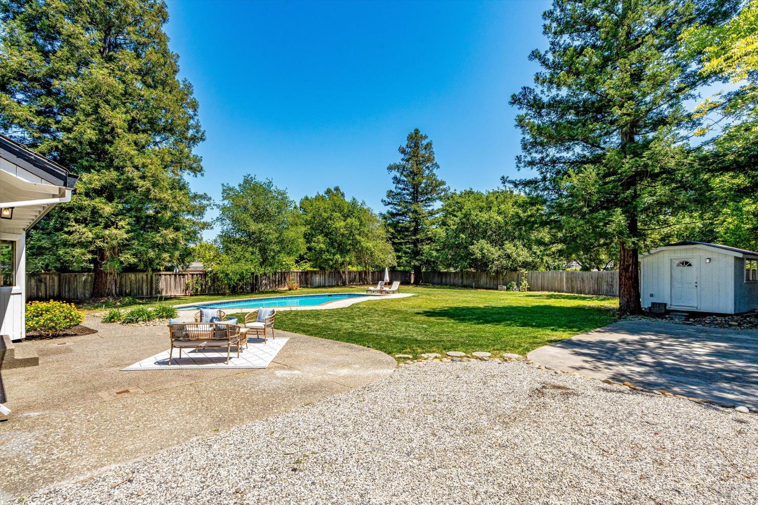 9663 Lakewood Drive Windsor CA 95492