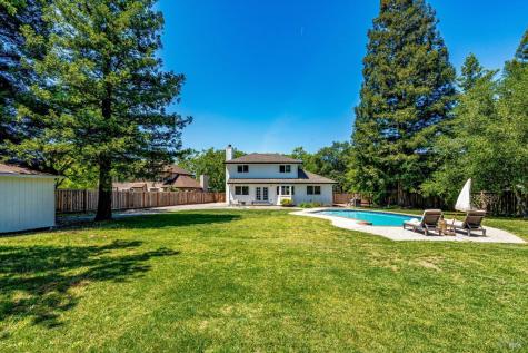 9663 Lakewood Drive Windsor CA 95492