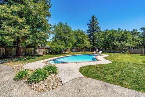 9663 Lakewood Drive Windsor CA 95492