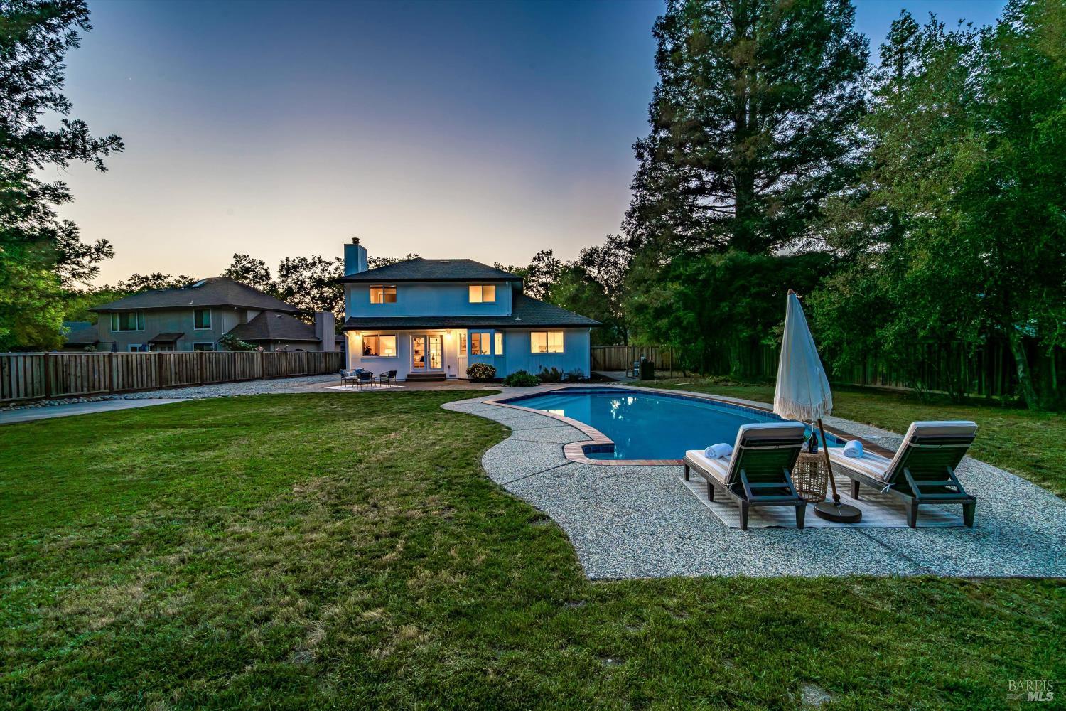 9663 Lakewood Drive Windsor CA 95492