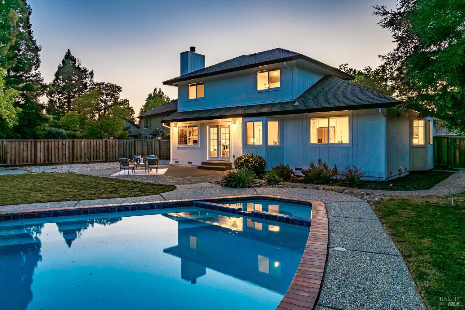 9663 Lakewood Drive Windsor CA 95492