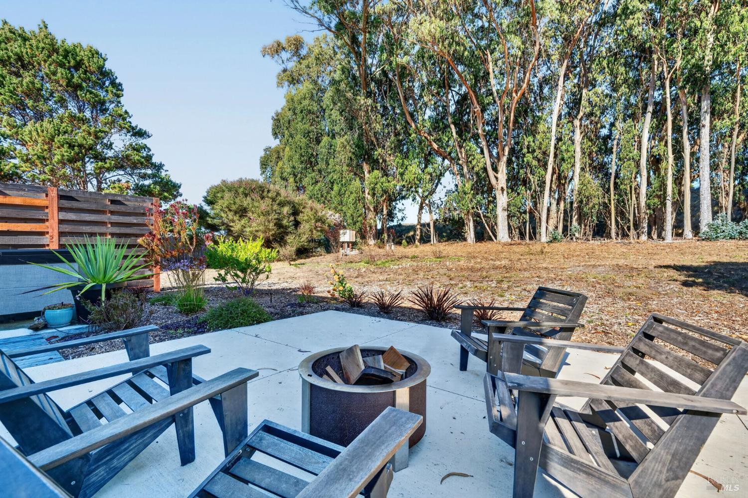 25121 Ward Avenue Fort Bragg CA 95437