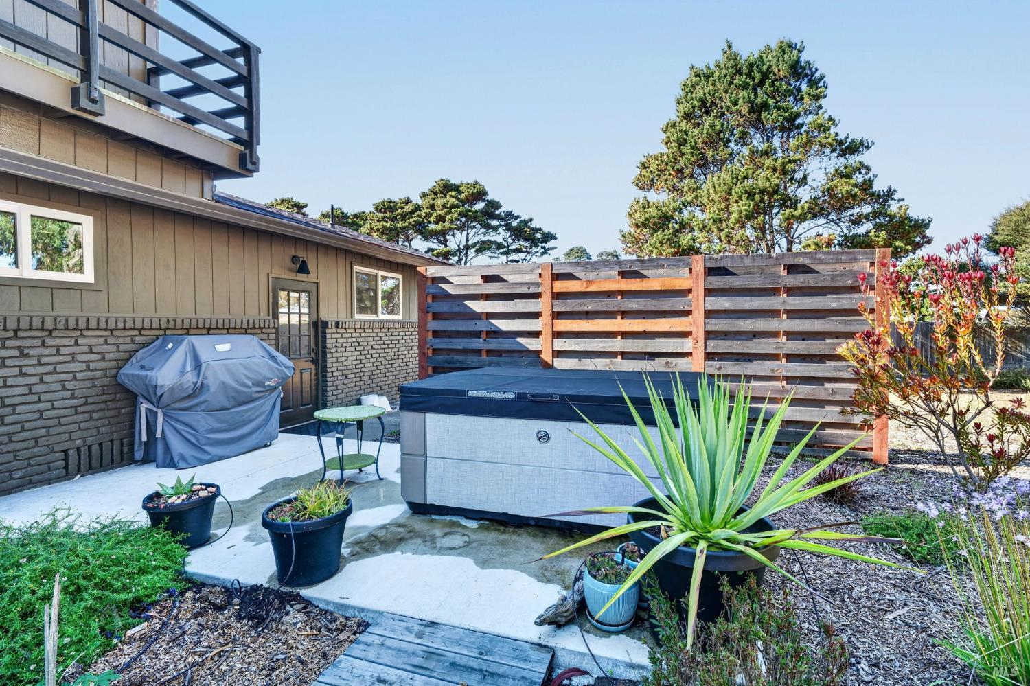 25121 Ward Avenue Fort Bragg CA 95437