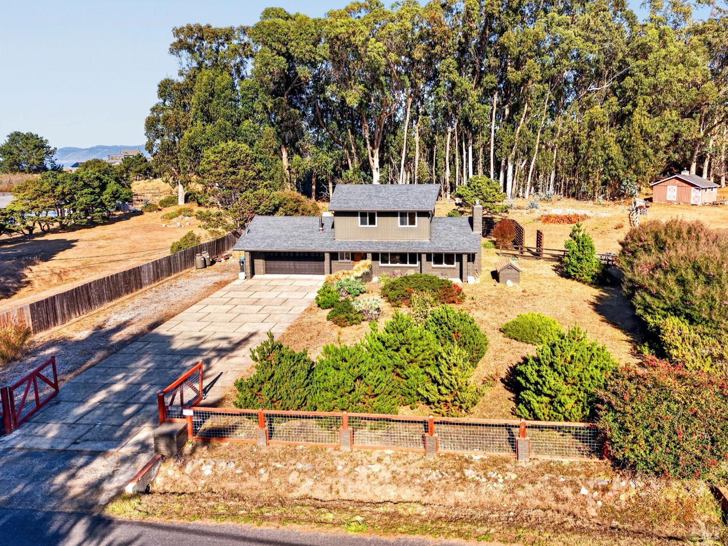 25121 Ward Avenue Fort Bragg CA 95437
