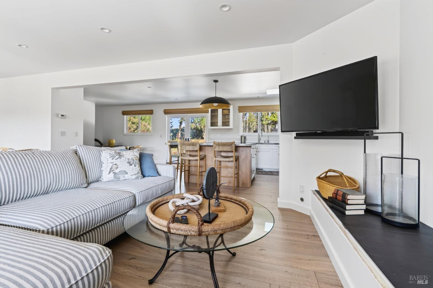 25121 Ward Avenue Fort Bragg CA 95437