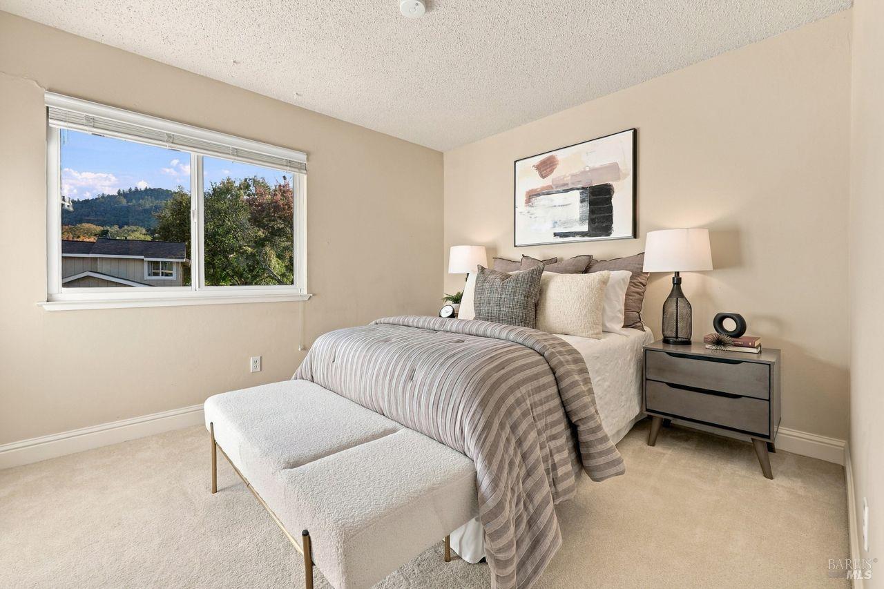 2313 Avenida De Las Brisas Santa Rosa CA 95405