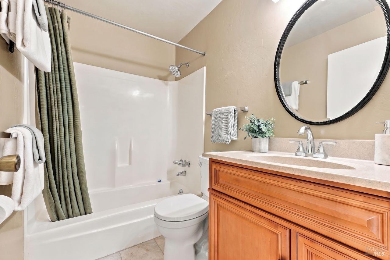 2313 Avenida De Las Brisas Santa Rosa CA 95405