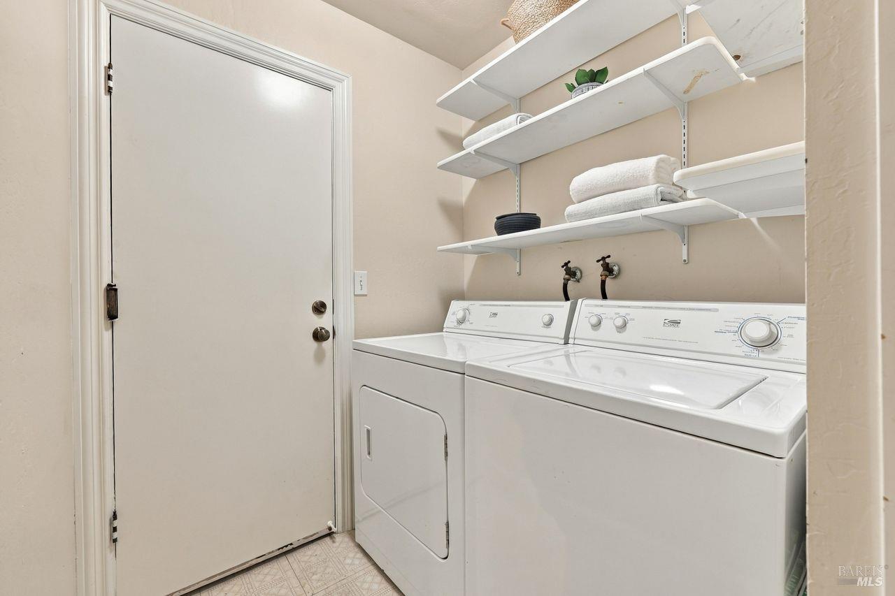 2313 Avenida De Las Brisas Santa Rosa CA 95405