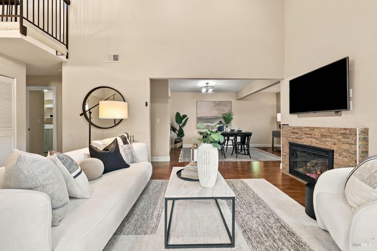 2313 Avenida De Las Brisas Santa Rosa CA 95405