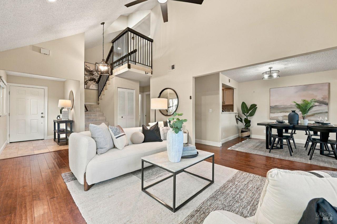 2313 Avenida De Las Brisas Santa Rosa CA 95405